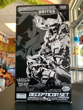 Load image into Gallery viewer, Takara Tomy TRANSFORMERS United Decepticon Set PREOWNED
