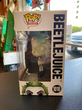 Load image into Gallery viewer, FUNKO POP Beetlejuice 1010 2020 Fall Conv. Exclusive
