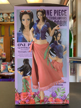 Load image into Gallery viewer, BANPRESTO One Piece Glitter &amp; Glamours Nico Robin Version A Figure
