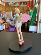 Load image into Gallery viewer, BANPRESTO One Piece Film Red DXF ~The Grandline Lady~ vol.1
