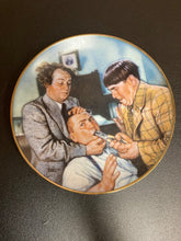 Load image into Gallery viewer, Norman Maurer Yanks For The Memories Decorative Plate
