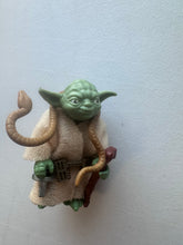 Load image into Gallery viewer, Kenner Star Wars 1980 Yoda with PAC-MAN Eyes Complete Preowned Figure
