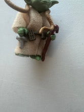 Load image into Gallery viewer, Kenner Star Wars 1980 Yoda with PAC-MAN Eyes Complete Preowned Figure

