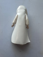 Load image into Gallery viewer, Kenner Star Wars 1977 Princess Leia Organa with Cape Preowned Figure
