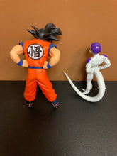 Load image into Gallery viewer, Masterlise Dragon Ball Z Goku and Frieda Battle On Planet Namek Ichibansho Statues Preowned
