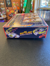 Load image into Gallery viewer, AKĒDO Ultimate Arcade Warriors Chux Lee VS Epic Crackup Mini Action Figures
