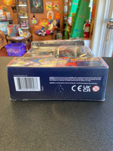 Load image into Gallery viewer, AKĒDO Ultimate Arcade Warriors Chux Lee VS Epic Crackup Mini Action Figures

