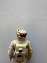 Load image into Gallery viewer, Kenner Star Wars 1980 Hoth Rebel Commander Preowned Figure
