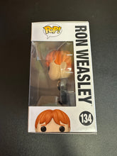 Load image into Gallery viewer, FUNKO POP HARRY POTTER RON WEASLEY 134 BOX DMG
