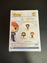 Load image into Gallery viewer, FUNKO POP HARRY POTTER RON WEASLEY 134 BOX DMG
