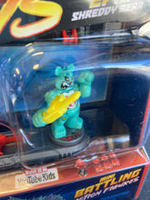Load image into Gallery viewer, AKĒDO Ultimate Arcade Warriors Slam Granderson VS Epic Shreddy Bear Mini Action Figures
