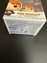 Load image into Gallery viewer, FUNKO POP HARRY POTTER RON WEASLEY 134 BOX DMG
