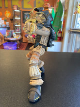 Load image into Gallery viewer, MINI EPIC Aliens Face Hugger Figure
