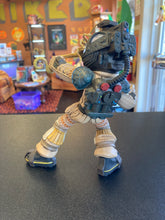 Load image into Gallery viewer, MINI EPIC Aliens Face Hugger Figure
