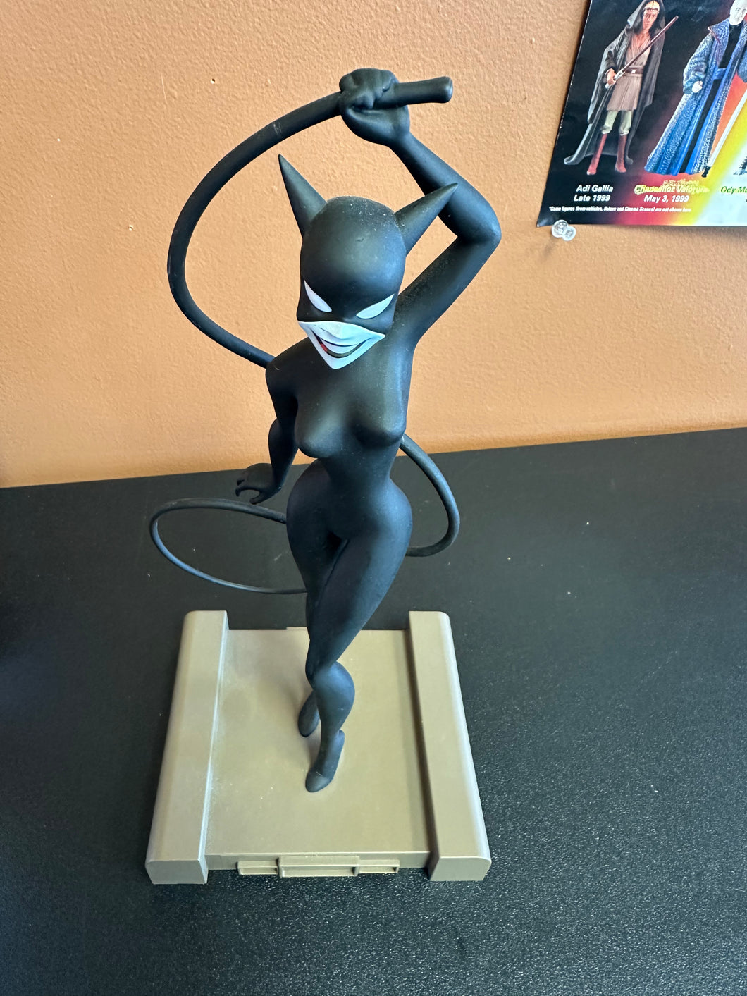 DC Gallery Diamond Select The New Batman Adventures Catwoman PVC Statue Figure PREOWNED