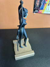 Load image into Gallery viewer, DC Gallery Diamond Select The New Batman Adventures Catwoman PVC Statue Figure PREOWNED
