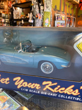 Load image into Gallery viewer, ROUTE 66 1961 Corvette Convertible Die-Cast Vehicle 1:18 Scale
