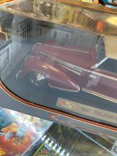 Load image into Gallery viewer, SIGNATURE MODELS 1947 Delahaye 135M Die-Cast Vehicle 1:18 Scale
