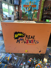 Load image into Gallery viewer, HIYA TEXAS CHAINSAW MASSACRE LEATHERFACE SLAUGHTER VERISON MINI FIGURE
