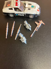 Load image into Gallery viewer, Transformers 1984 G-1 Prowl Complete Preowned Broken Windshield
