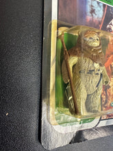 Load image into Gallery viewer, KENNER STAR WARS RETURN OF THE JEDI 1983 CHEF CHIRPA JAPANESE BACK READ DETAILS
