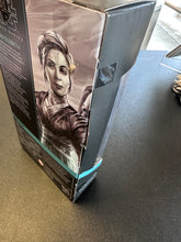 Load image into Gallery viewer, STAR WARS THE BLACK SERIES AHSOKA MORGAN ELSBETH FIGURE
