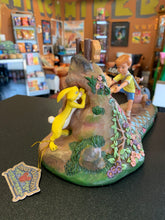Load image into Gallery viewer, ENESCO Disney Traditions Winnie the Pooh &amp; Friends Statue
