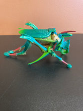 Load image into Gallery viewer, Galoob Starship Troopers Action Fleet Hopper Bug Preowned
