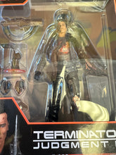 Load image into Gallery viewer, Miracle Action Figures (MAFEX) - Terminator 2 - T-800 (Battle Damaged Version)
