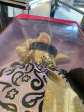 Load image into Gallery viewer, MATTEL 1996 Evening Majesty Barbie
