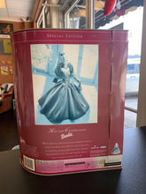 Load image into Gallery viewer, MATTEL 2002 Holiday Celebration Barbie
