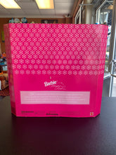 Load image into Gallery viewer, MATTEL 1998 Barbie Winter Ride Gift Set 19850

