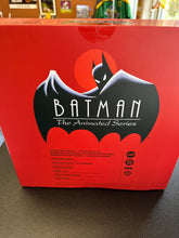 Load image into Gallery viewer, Mondo Batman The Animated Series Harley Quinn 1:6 Scale
