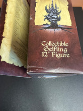 Load image into Gallery viewer, Sideshow The Dark Crystal Kira &amp; Jen 12” Figures Set of 2 Box Damage
