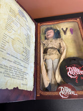 Load image into Gallery viewer, Sideshow The Dark Crystal Kira &amp; Jen 12” Figures Set of 2 Box Damage
