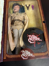 Load image into Gallery viewer, Sideshow The Dark Crystal Kira &amp; Jen 12” Figures Set of 2 Box Damage
