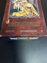 Load image into Gallery viewer, Sideshow The Dark Crystal Kira &amp; Jen 12” Figures Set of 2 Box Damage
