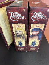 Load image into Gallery viewer, Sideshow The Dark Crystal Kira &amp; Jen 12” Figures Set of 2 Box Damage
