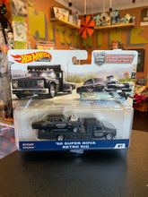 Load image into Gallery viewer, HOT WHEELS Team Transport Black Hole ‘66 Super Nova Retro Rig #7
