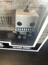 Load image into Gallery viewer, FUNKO POP BRAN DAL ISED Tagging Robot 02
