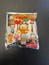 Load image into Gallery viewer, Garfield Series 1 3D Foam Mystery Bag Clip Sealed

