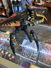 Load image into Gallery viewer, Starship Troopers Warrior Bug 9” 1997 Works Preowned
