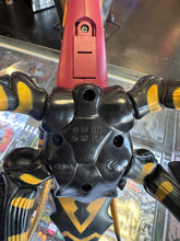 Load image into Gallery viewer, Starship Troopers Warrior Bug 9” 1997 Works Preowned
