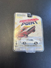 Load image into Gallery viewer, Greenlight Hollywood Vanishing Point  1970 Dodge Challenger R/T 1:64 Scale Series 22
