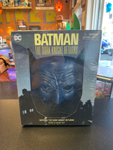Load image into Gallery viewer, DC Batman: The Dark Knight Returns Book &amp; Mask Set
