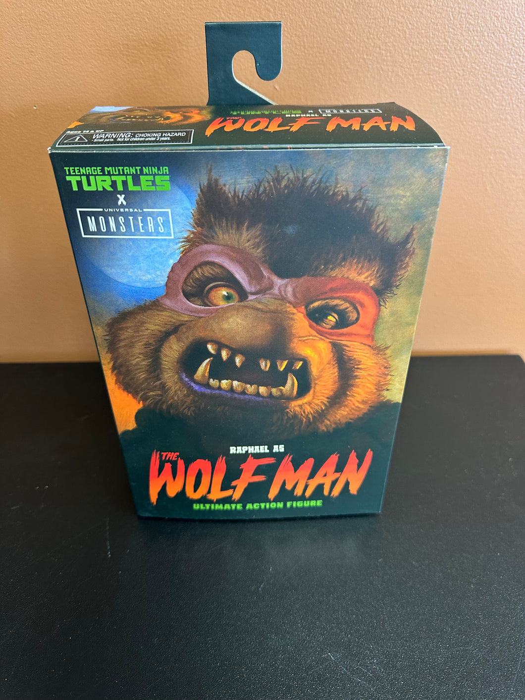 NECA TMNT UNIVERSAL MOMSTERS RAPHAEL AS THE WOLFMAN ULTIMATE ACTION FIGURE