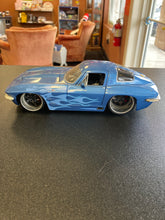 Load image into Gallery viewer, JadaToys 1963 Chevy Corvette Sting Ray Coupe

