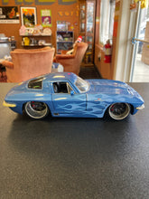 Load image into Gallery viewer, JadaToys 1963 Chevy Corvette Sting Ray Coupe
