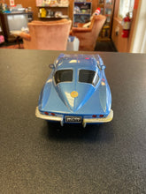 Load image into Gallery viewer, JadaToys 1963 Chevy Corvette Sting Ray Coupe
