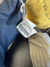 Load image into Gallery viewer, Galleria II Joe Spencer’s Gathered Traditions Gideon Bat Sitting Plush
